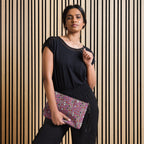 Daemon Luxury Carnival Bay Picasso Mirrors Borsetta crossbody bag with all-over black print, front view.