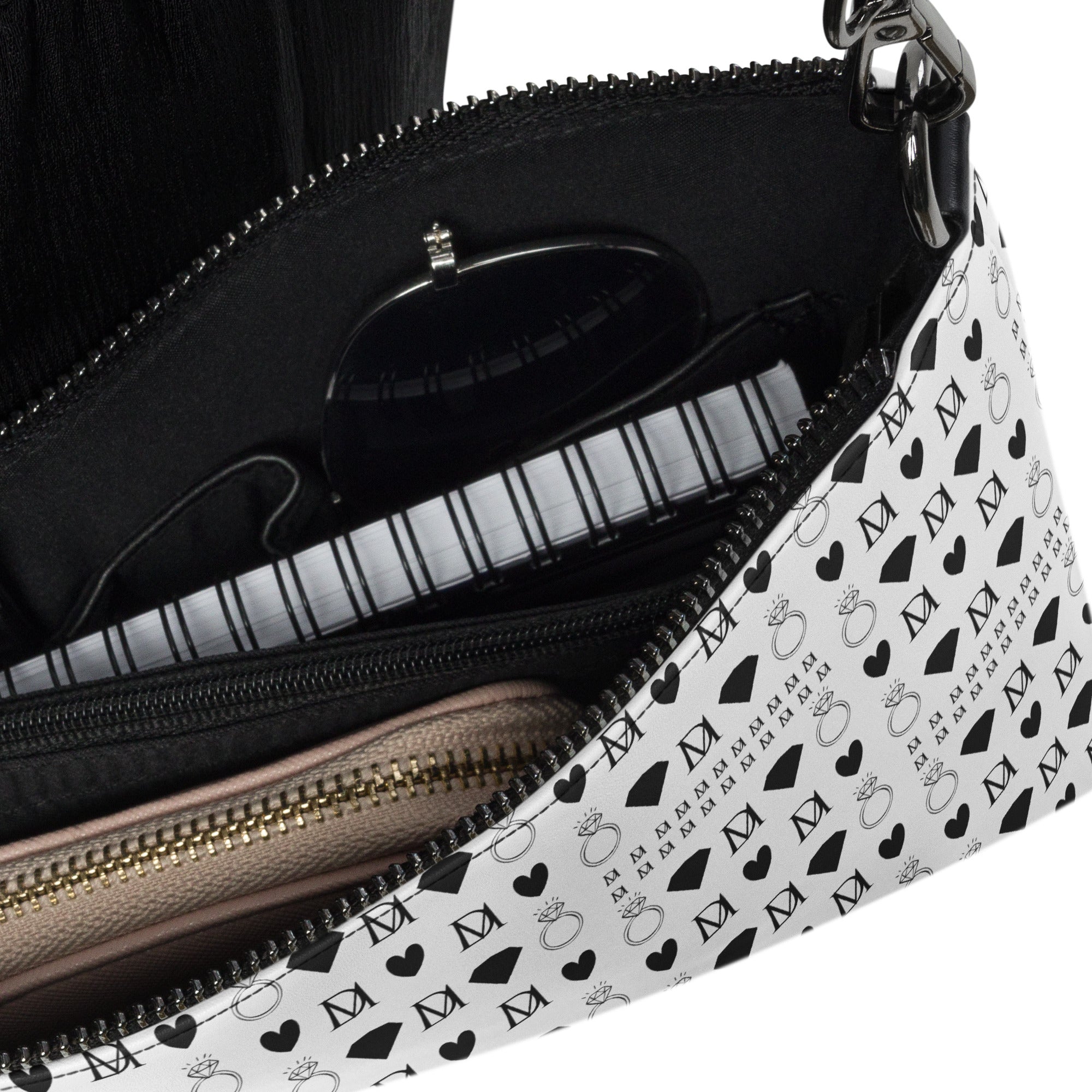 Black Daemon Luxury Dim Diamonds Artica Blizzard borsone crossbody bag with all-over print and detailed design.