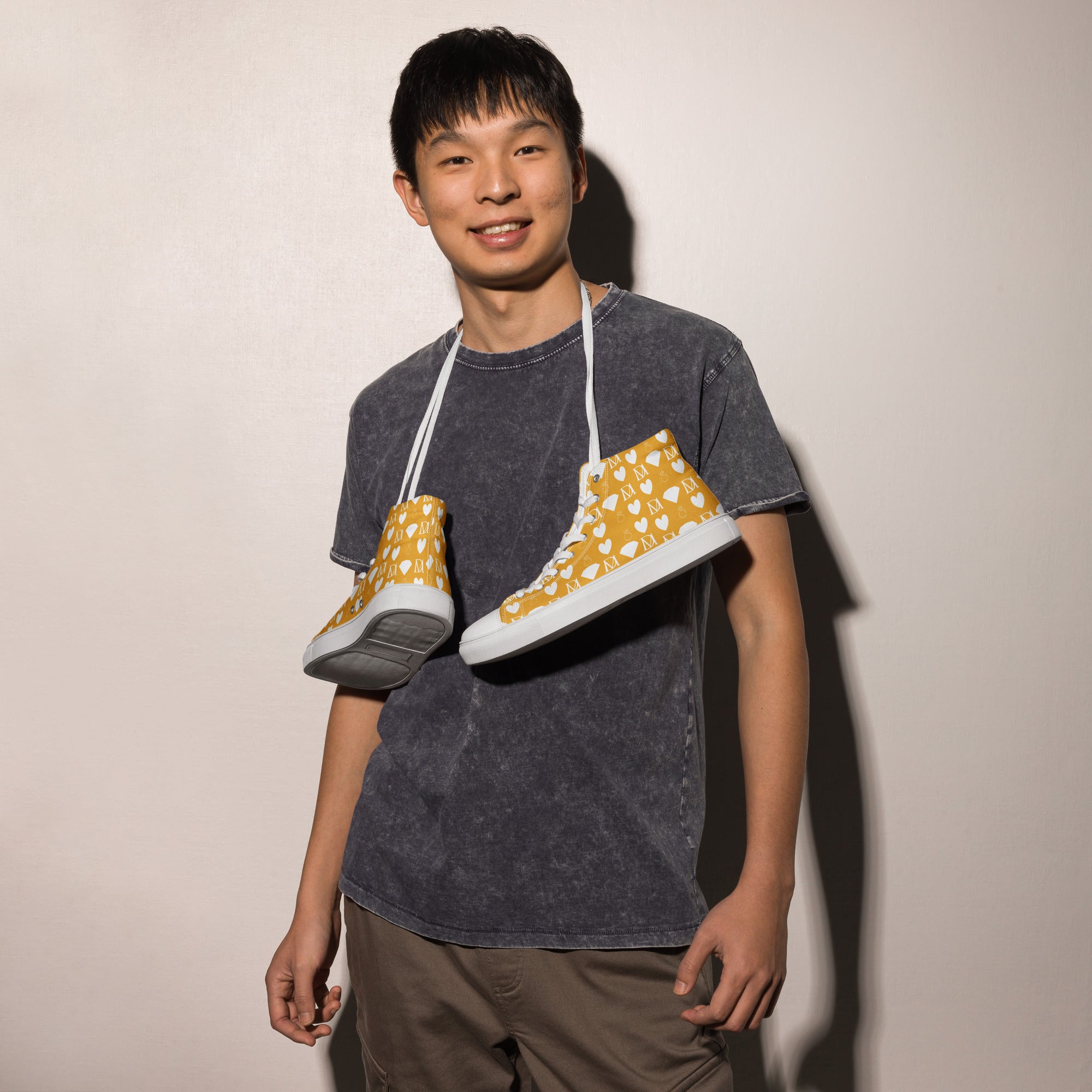 Daemon Luxury Frosted Diamonds Tarmin Honeybees male high-top canvas shoes in white, shown from the left side.