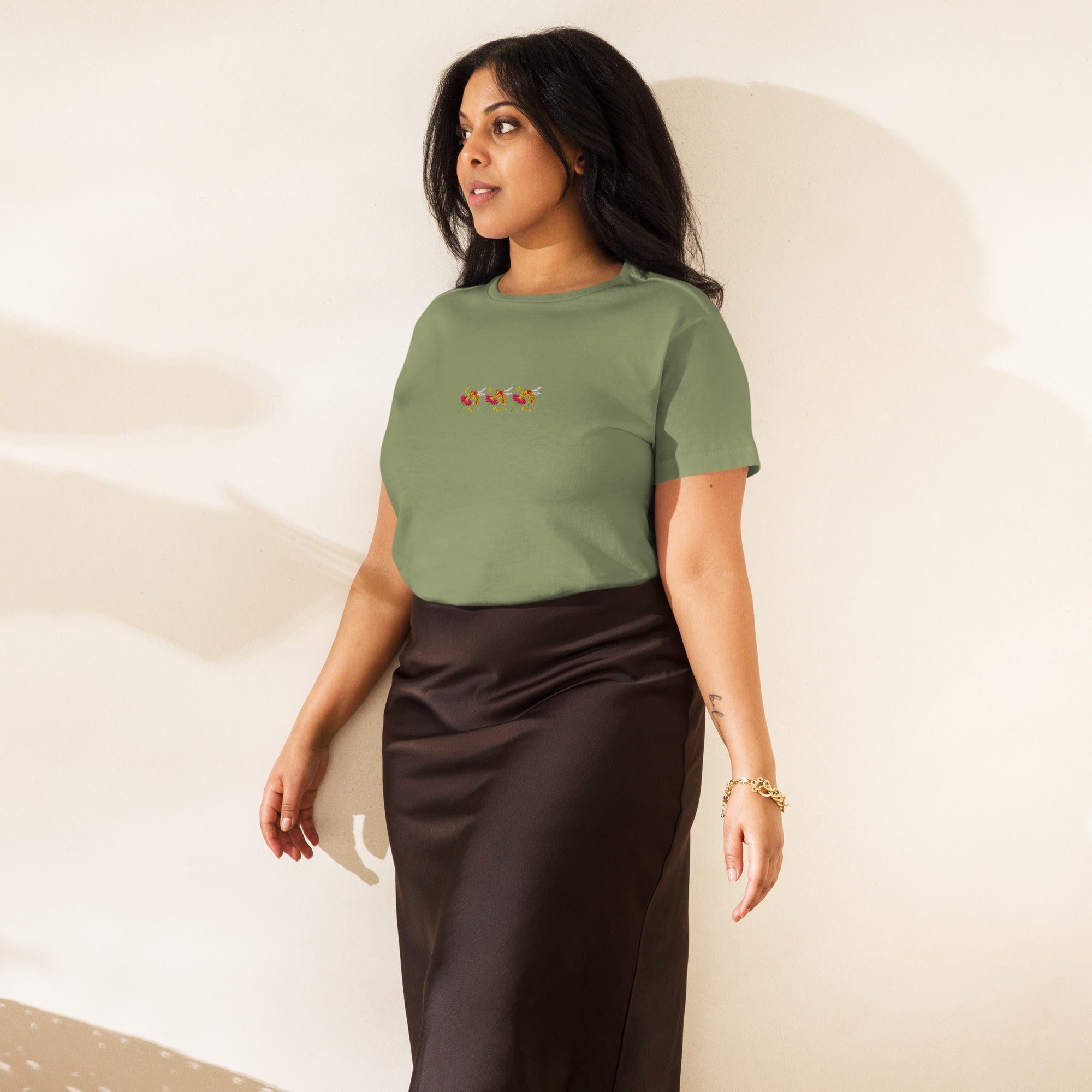 Women's high-waisted tee from Daemon Luxury's Honeybee Shores Premio il Woman collection, featuring an artichoke front design.